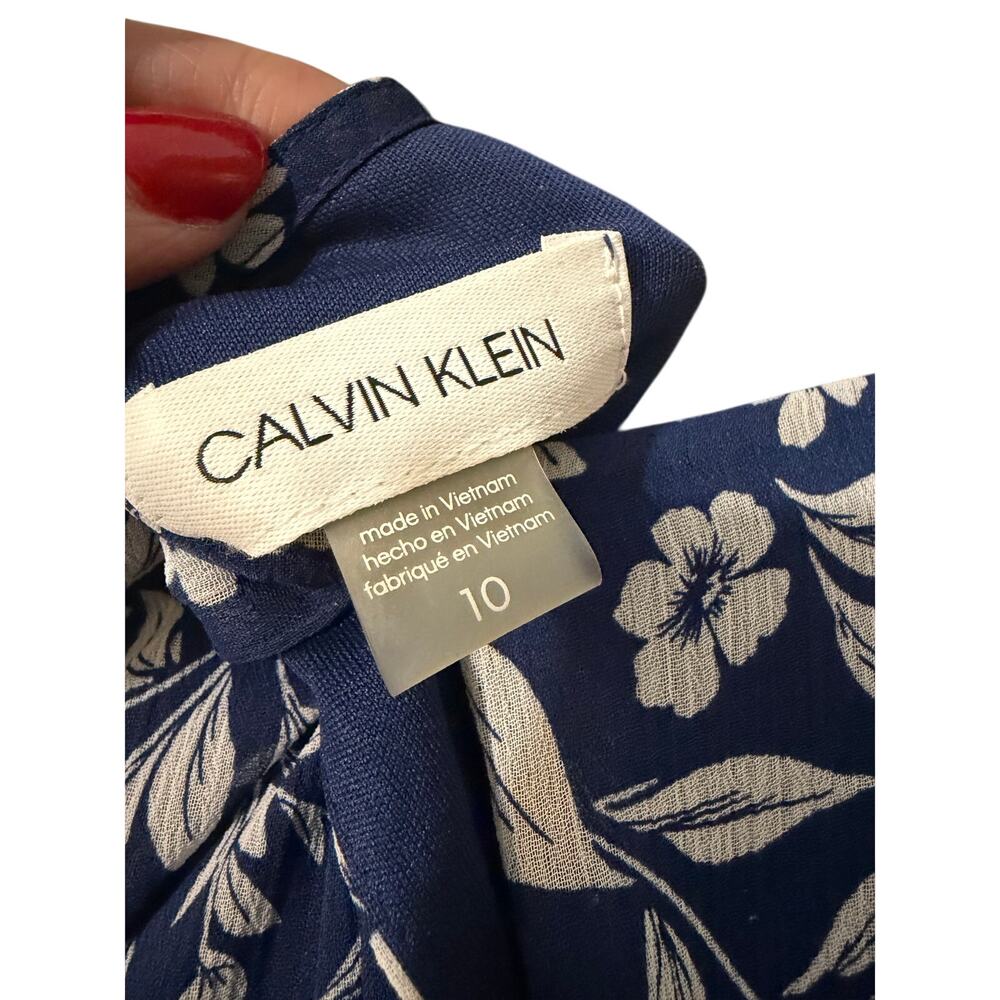 Calvin Klein blue floral dress size 10. Bell sleeve, v -neck, flowy, boho chic. - Picture 4 of 5